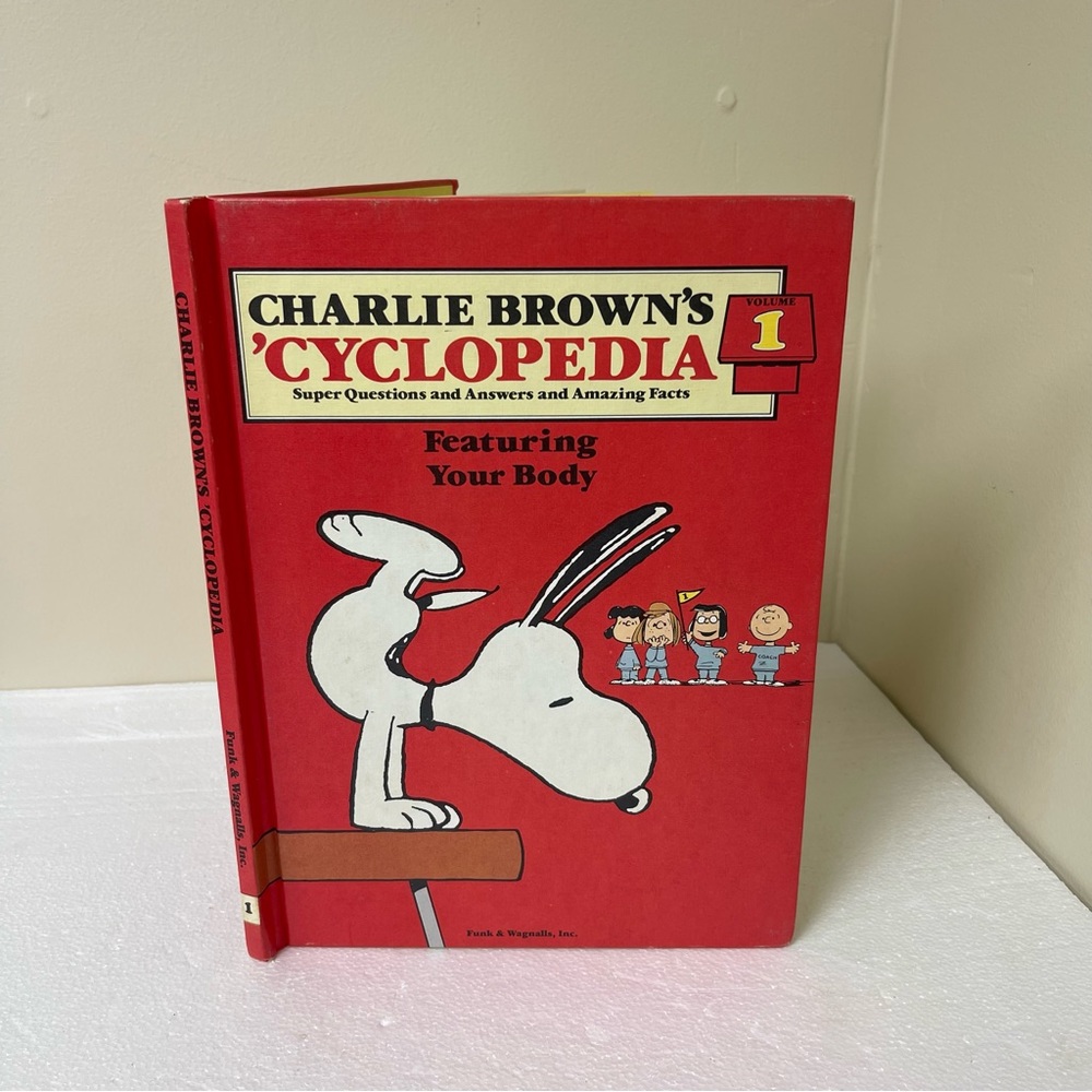 Vintage Charlie’s Browns Cyclopedia Peanuts Children’s Book